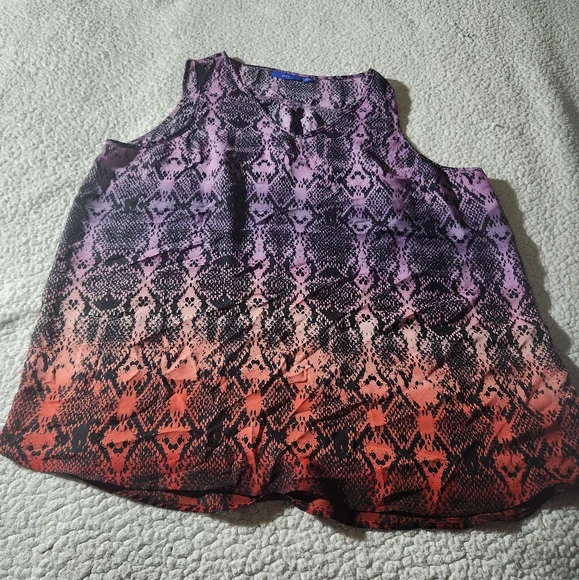 APT. 9 V- Neck Top with rounded bottom size XXL - Picture 1 of 7